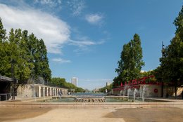 19th-arrondissement;-Artificial-lake;-Bassin-de-la-Villette;-Canal-de-lOurcq;-Canal-Saint-Martin;-Fountains;-France;-Île-de-France-region;-Kaleidos;-Kaleidos-images;-La-parole-à-limage;-Leisure;-Paris;-Parisian-canal-network;-Parisian-heritage;-Quay;-Residential-tower;-Stories-Pictures;-Summer-2026;-Tarek-Charara;-Trees;-Urban-landscape;-Water-jets